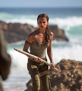 Алисия Викандер в роли Лары Крофт: первые кадры