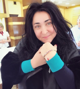 Лолита Миялвская показала свою дочь