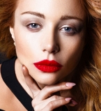 Тина Кароль сменила имидж и снялась в роскошной фотосессии для Viva!