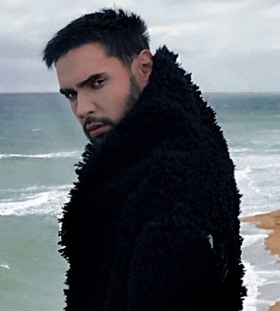 Виталий Козловский в новом клипе