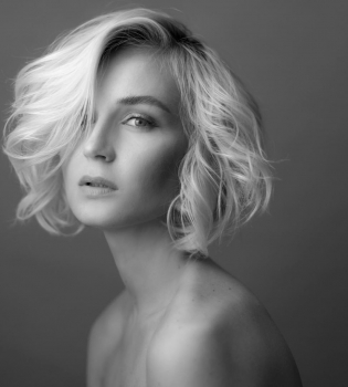 Беременная Полина Гагарина показала лицо без макияжа