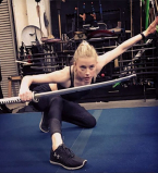 Женщина-боец: Эмбер Херд поделилась видео с тренировки в зале