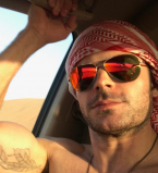 Зак Эфрон фото 2017