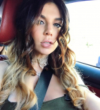 Беременная Анна Седокова позирует в купальнике