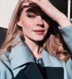 Каре и черные волосы: Светлана Ходченкова изменилась до неузнаваемости