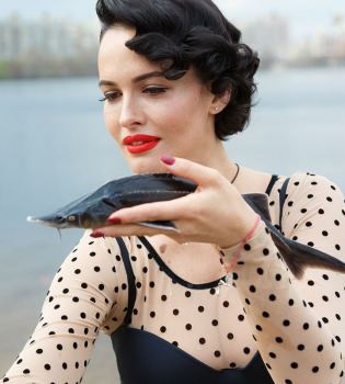 Даша Астафьева пожертвовала 25 000 гривен на зарыбление Днепра