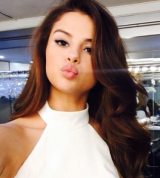 В Instagram появилось первое совместное фото Селены Гомес с бойфрендом The Weeknd