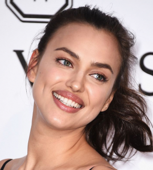 Ирина Шейк родила первенца