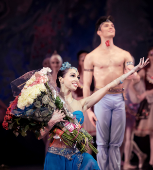 Светские львицы Киева посетили балет Корсар