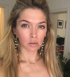 Вера Брежнева покоряет в вызывающем и сексуальном платье Dolce&amp;Gabbana