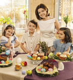 Маричка Падалко с детьми