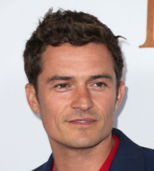 Орландо Блум закрутил роман с молодой актрисой - СМИ