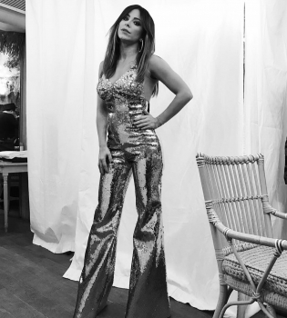 Интернет-пользователи сценический раскритиковлаи наряд Ани Лорак