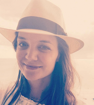 Девочка-красотка: Кэти Холмс показала подросшую дочь Сури Круз