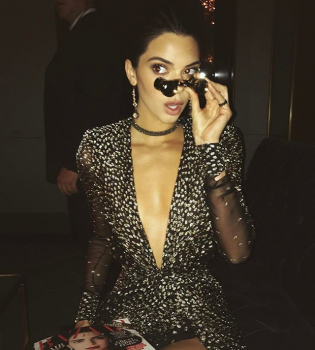 В честь 150-летия журнала Harper&#039;s Bazaar на самом знаменитом здании Нью-Йорка показали фото Кендалл Дженнер, Жизель Бундхен, Мадонны