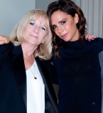 Семья в сборе: Виктория Бекхэм позирует с мужем Дэвидом и родителями