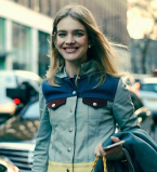 Между нами тает лед: Наталья Водянова примерила футболку с популярной фразой