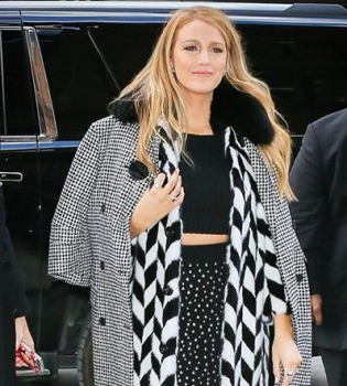 Естественная и стильная Блейк Лайвли блистает на обложке глянца