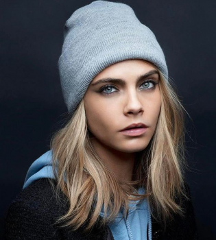 Кара Делевинь постриглась налысо ради роли в кино