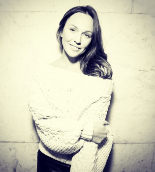 Альбина Джанабаева фото из инстаграма