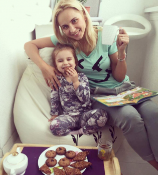 Лилия Ребрик с дочерью