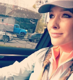 Молодая мама в цветах: Катя Осадчая на прогулке в Ботаническом саду