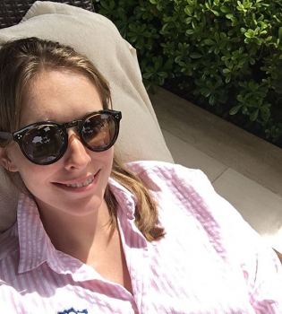 Катя Осадчая показала фигуру в купальнике