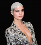 Кара Делевинь резко ответила на критику своей &quot;лысой&quot; прически