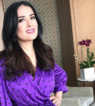 Как молоды мы были: Сальма Хайек опубликовала раритетное фото с Уиллом Смитом и Джорджом Клуни