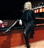 Стройная Кристина Орбакайте восхищает гибкостью