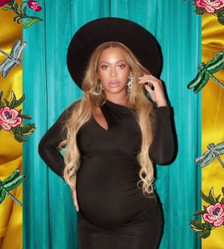 На каблуках и в шляпе: новый беременный лук от модницы Бейонсе