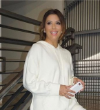 В отличной форме: Ева Лонгория демонстрирует свои достижения в йоге