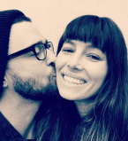 Джастин Тимберлейк опубликовал трогательное фото Джессики Бил с сыном Сайласом