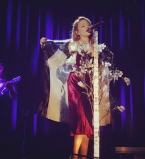 На День вышиванки Тина Кароль встретилась с украинской общиной в Берлине