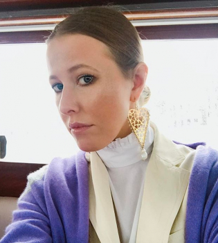 Ксения Собчак опубликовала селфи без макияжа и резко ответила на критику своей внешности