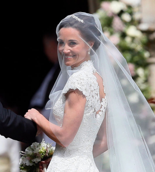 Стало известно имя дизайнера, который создал свадебное платье Пиппы Миддлтон