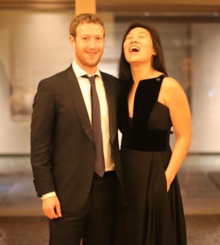 Пять лет вместе: Марк Цукерберг поздравил супругу с годовщиной свадьбы