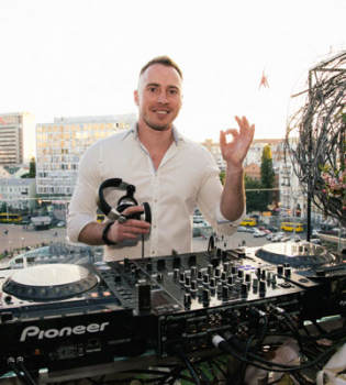 Громкое открытие летней террасы Mr ZUMA