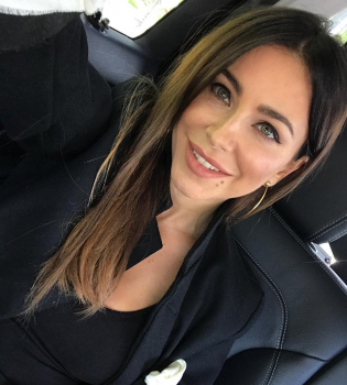 Ани Лорак опубликовала архивное фото