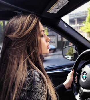 Яна Соломко показала мужа и дочь