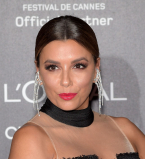Канны-2017: Ева Лонгория появилась на вечеринке в прозрачном наряде