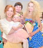 Иллария с мужем и дочерью посетили презентацию Анастасии Ивановой