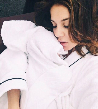 Анна Седокова с сыном