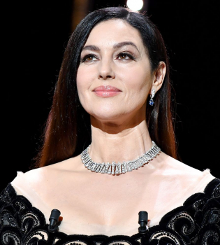 Моника Беллуччи в платье Dolce&amp;Gabbana на закрытии Каннского фестиваля-2017