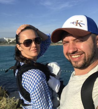 Александр Бережок отдохнул с семьей на Кипре