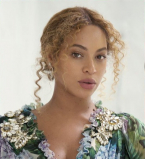 Бейонсе позирует в бикини на последних месяцах беременности