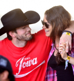 Мила Кунис и Эштон Катчер снялись в реалити-шоу "Холостячка"