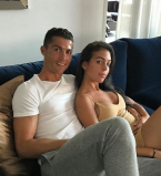 Он все же будет папой: в сети появились новые фото Криштиану Роналду с беременной возлюбленной