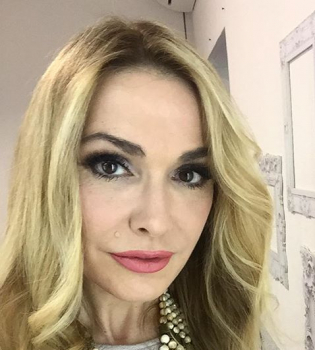 Какая красавица: Ольга Сумская показала старшую дочь Антонину