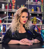 Анна Семенович засветила округлившийся животик